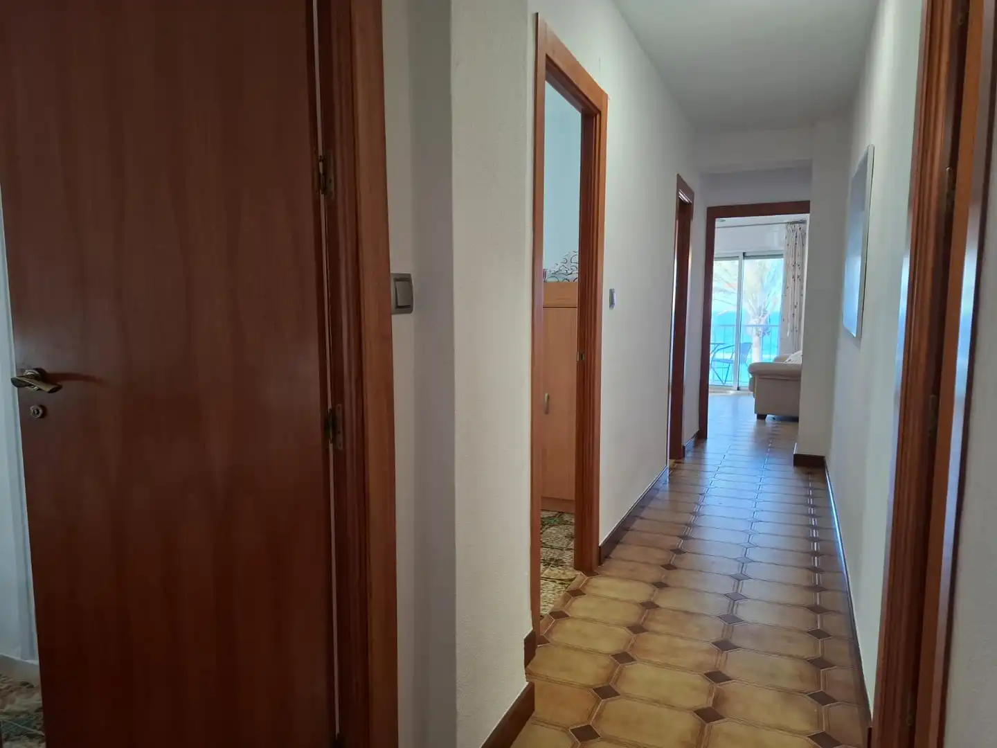 Wohnung zum Verkauf in Torrenueva Costa mit Terrasse, Abstellraum und Möbliert