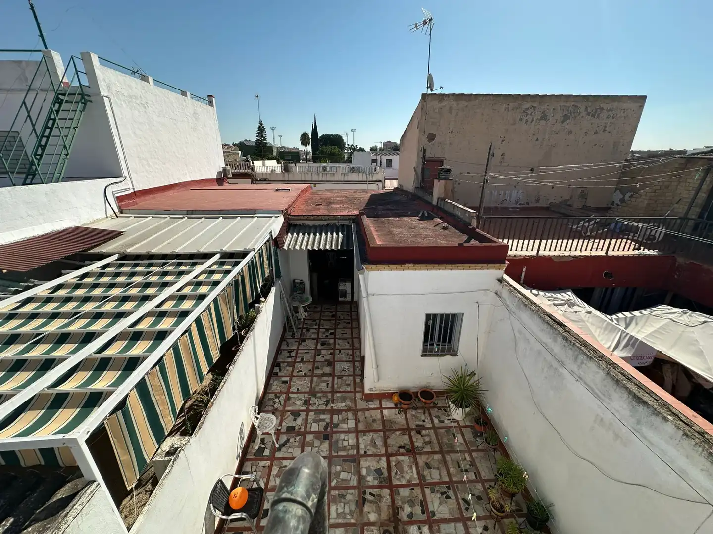 Vista exterior de Casa o chalet en venta en Bormujos con Trastero