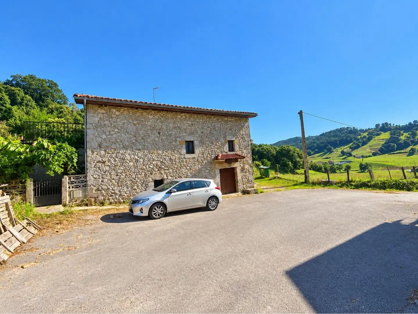 Vista exterior de Casa o xalet en venda en Voto, Cantabria