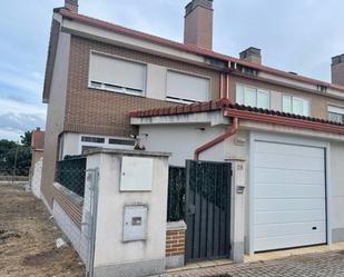 Exterior view of Single-family semi-detached to rent in Boecillo  with Air Conditioner