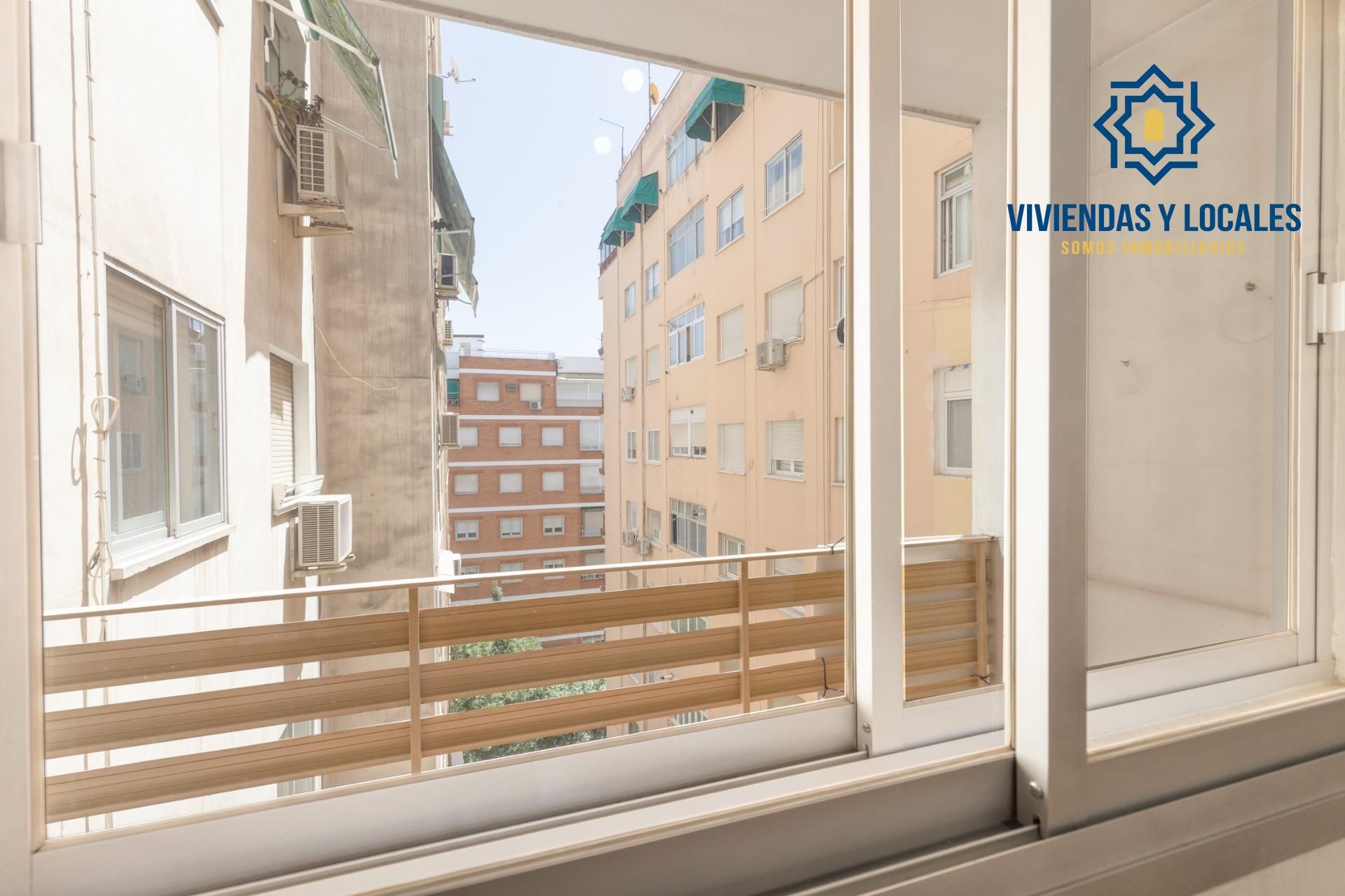 Bedroom of Flat for sale in  Granada Capital  with Terrace and Balcony