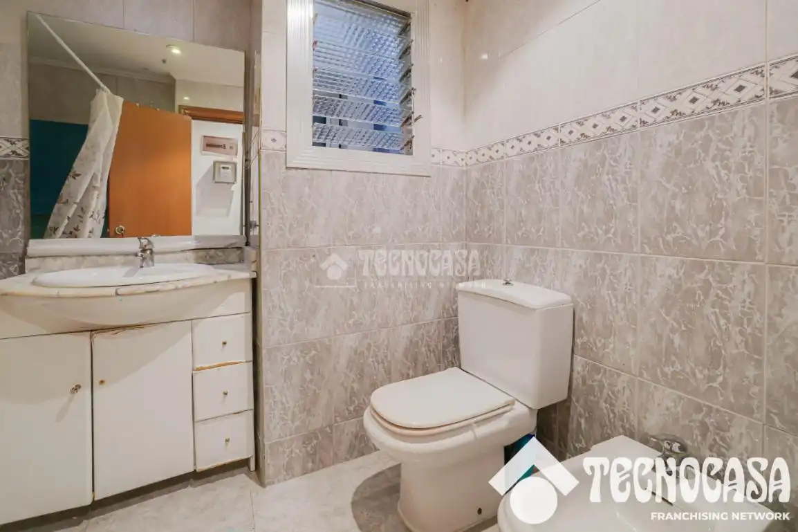 Bathroom of Flat for sale in Viladecans