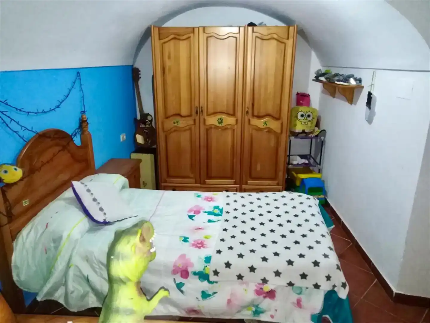 Habitación de Casa adosada en venta en Benalúa, Granada