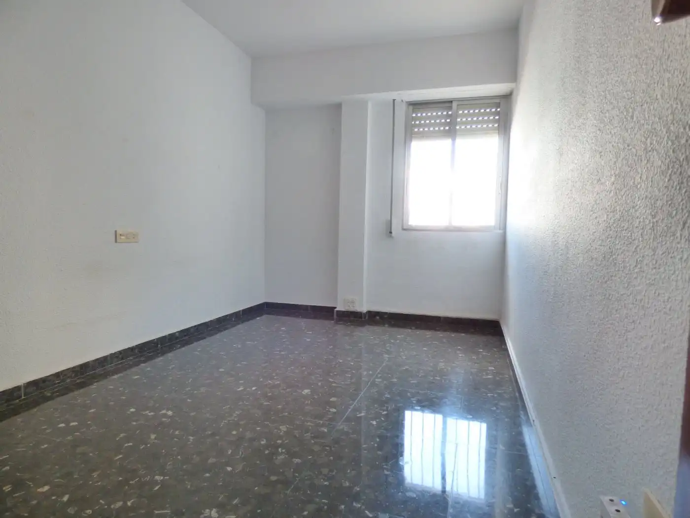 Habitación de Piso de alquiler en Valencia con Aire acondicionado, Calefacción y Balcón