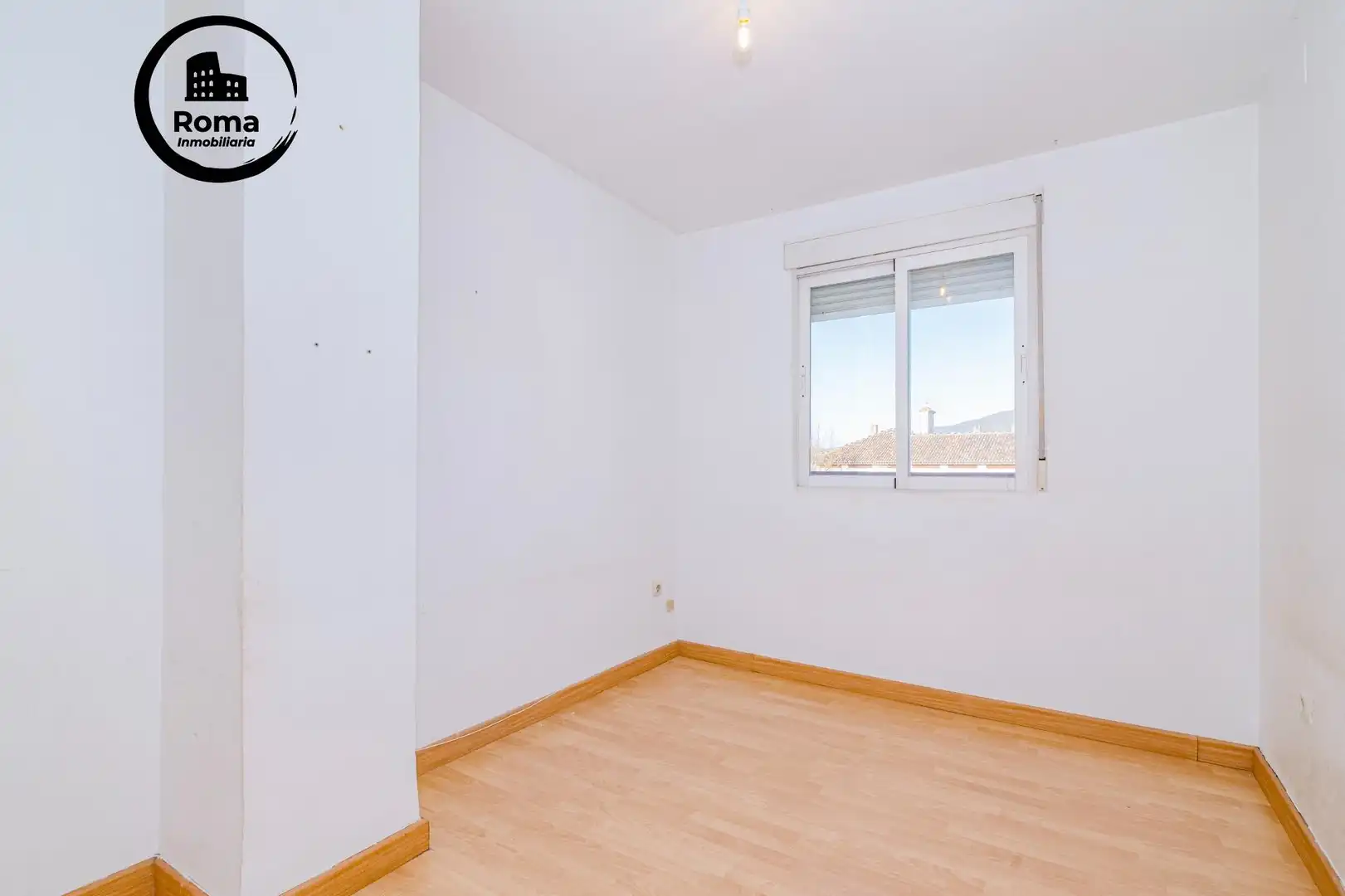 Habitación de Ático en venta en La Zubia con Aire acondicionado, Calefacción y Terraza