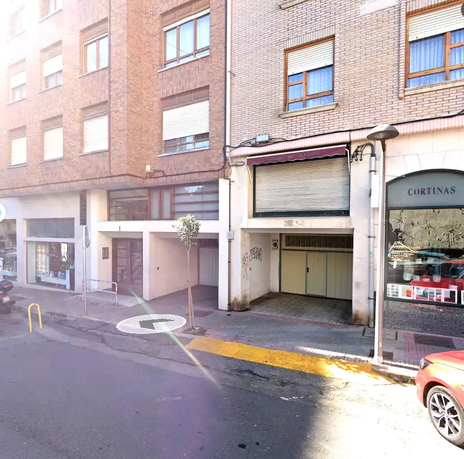 Individuel à vendre à Calle Eladio Laredo