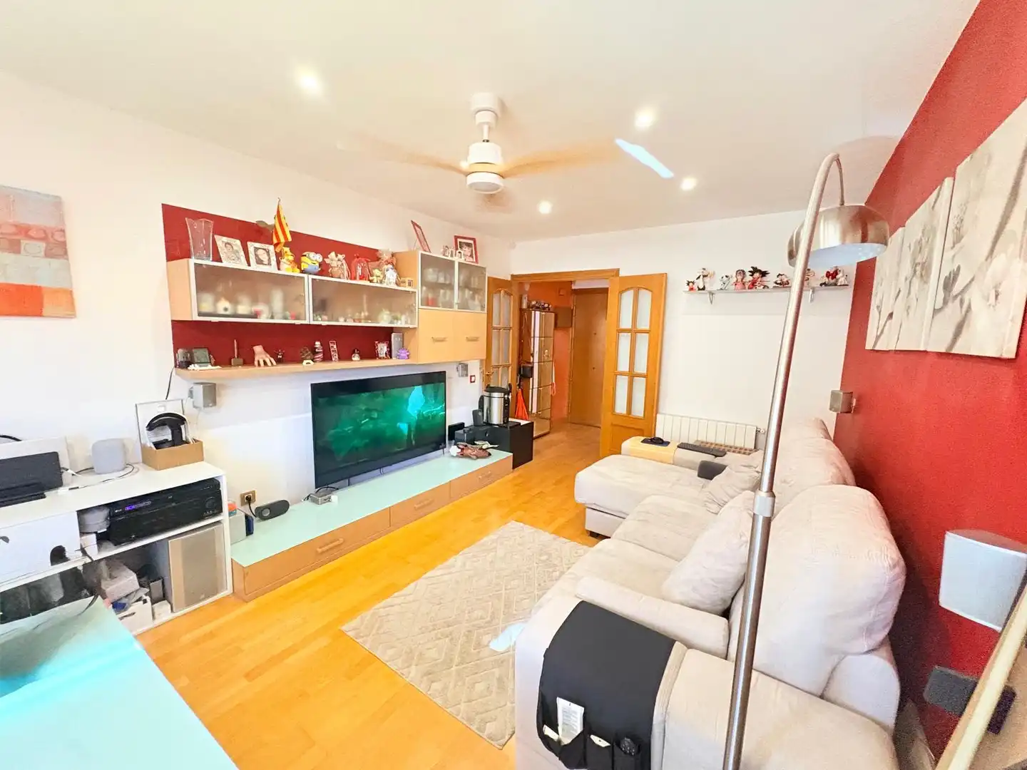 Sala de estar de Piso en venta en Pallejà con Aire acondicionado, Calefacción y Parquet