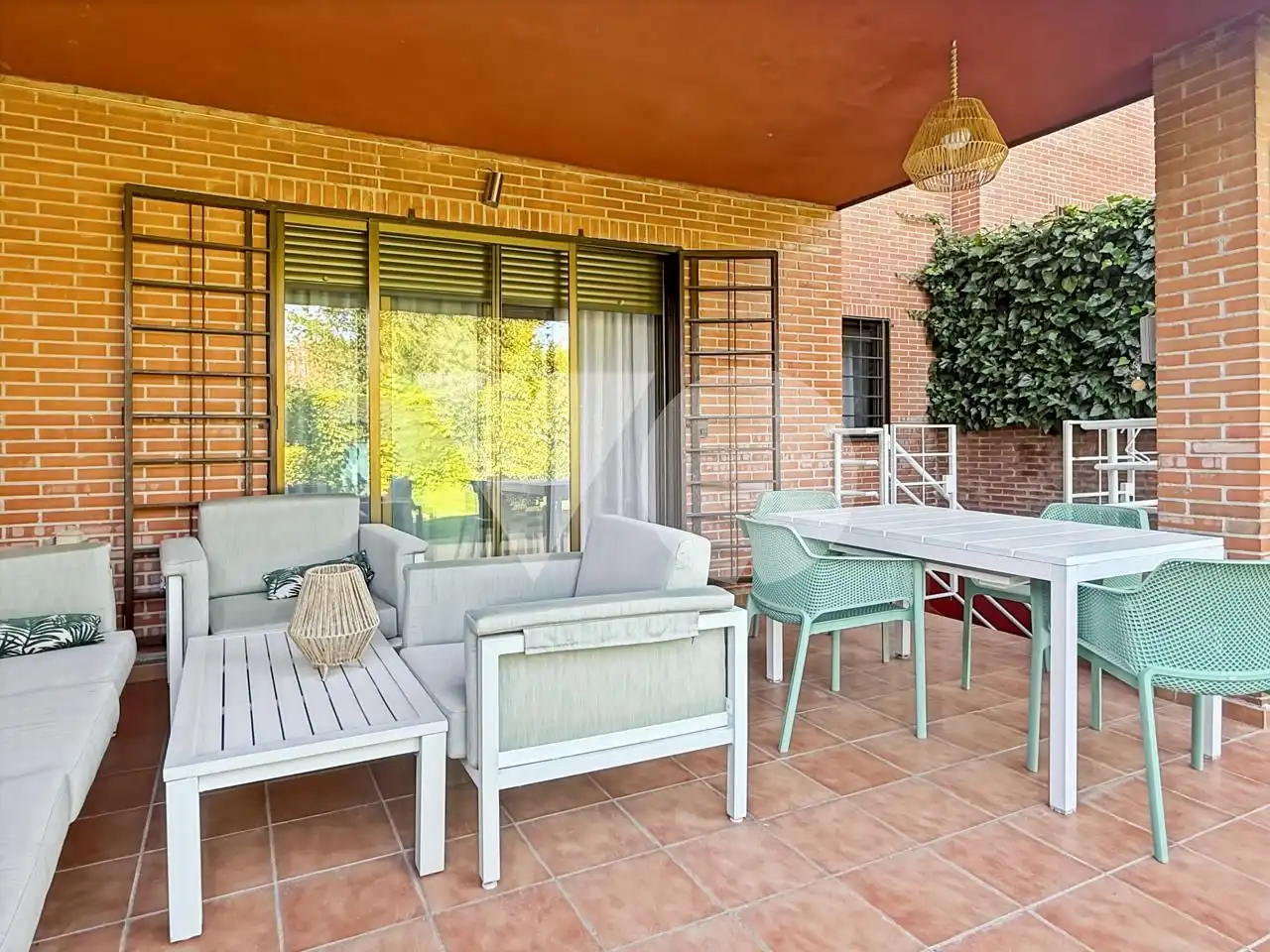 Terrassa de Casa adosada en venda en Majadahonda amb Aire condicionat, Calefacció i Jardí privat