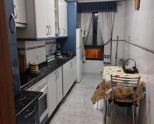 Cuina de Apartament de lloguer en Ponferrada amb Moblat