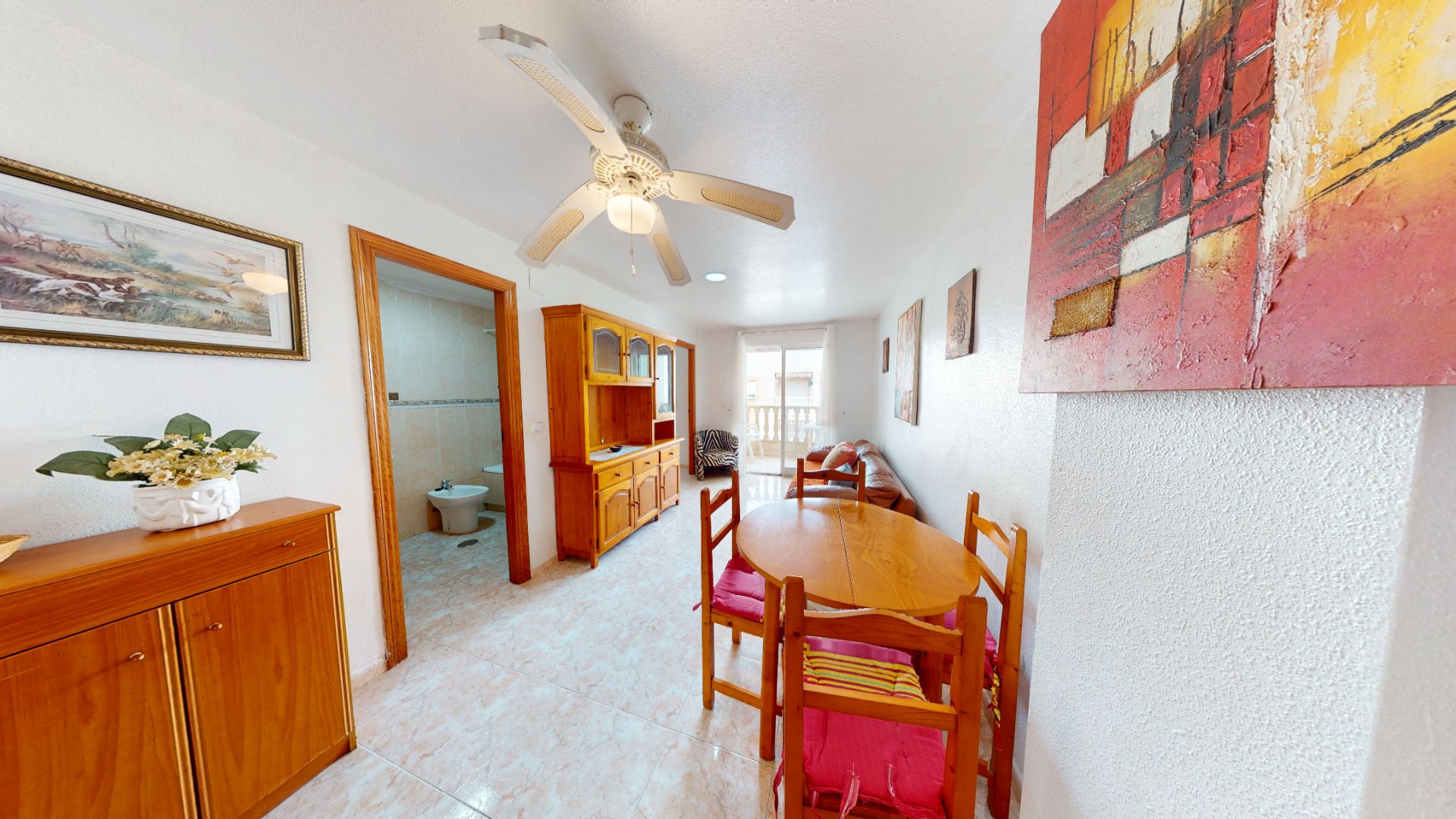 Menjador de Pis en venda en Torrevieja amb Moblat, Balcó i Piscina comunitària