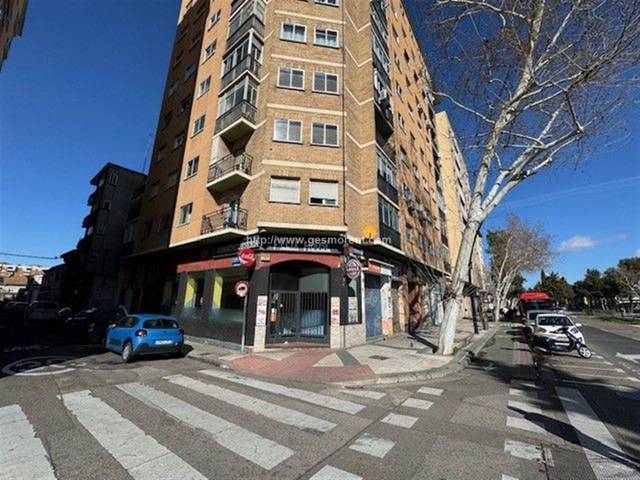 Local comercial en Alquiler en Salvador Allende