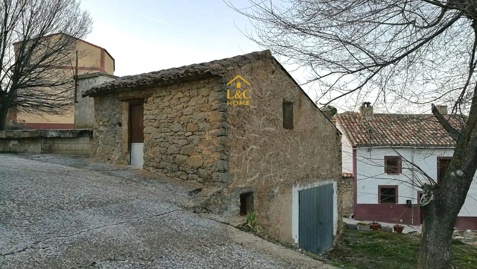 Vista exterior de Casa o xalet en venda en Almazul amb Jardí privat