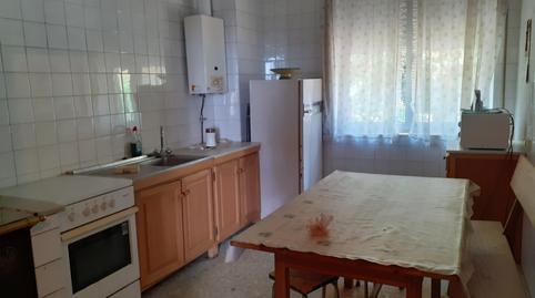 Foto 5 de Casa adosada en venta en Socastro, 28, Teo, A Coruña