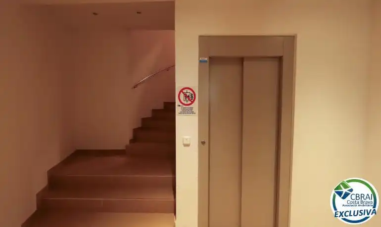 Piso en venta en Llançà con Calefacción, Jardín privado y Terraza