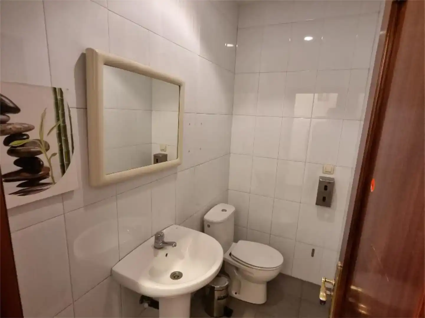 Badezimmer von Fabrikhallen zur Miete in Benavente