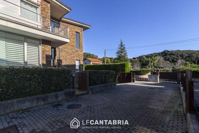 Casa-chalet en Venta en Barrio Somavilla en Camargo pueblo