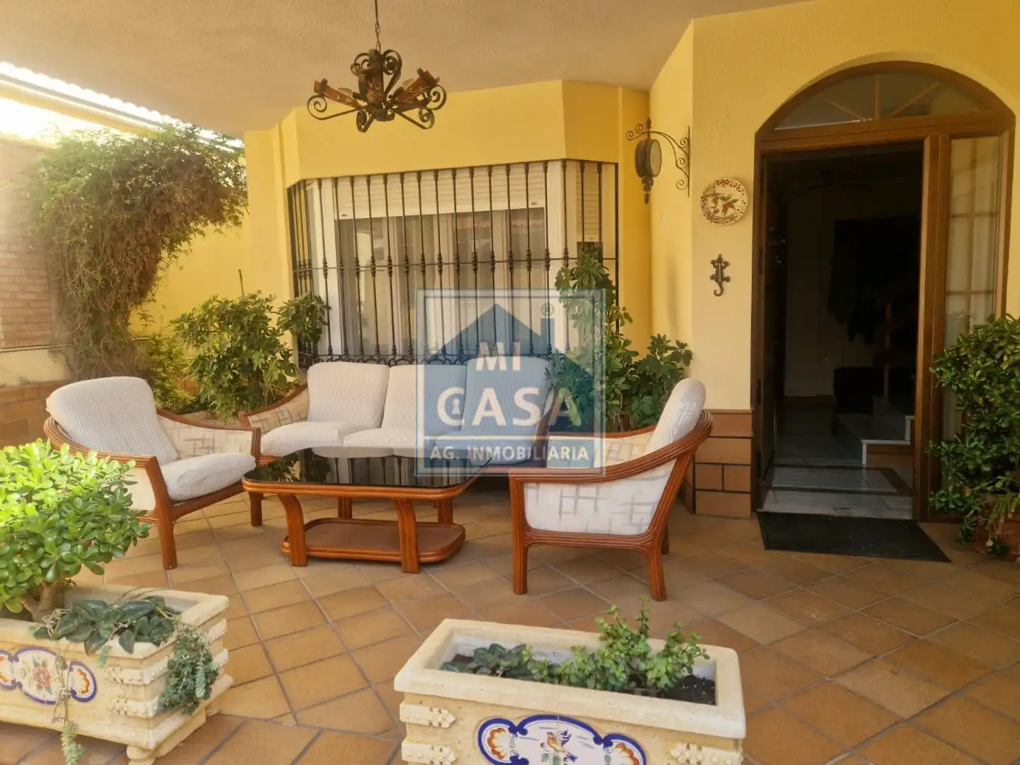 Vista exterior de Casa o xalet de lloguer en Mérida amb Aire condicionat i Moblat