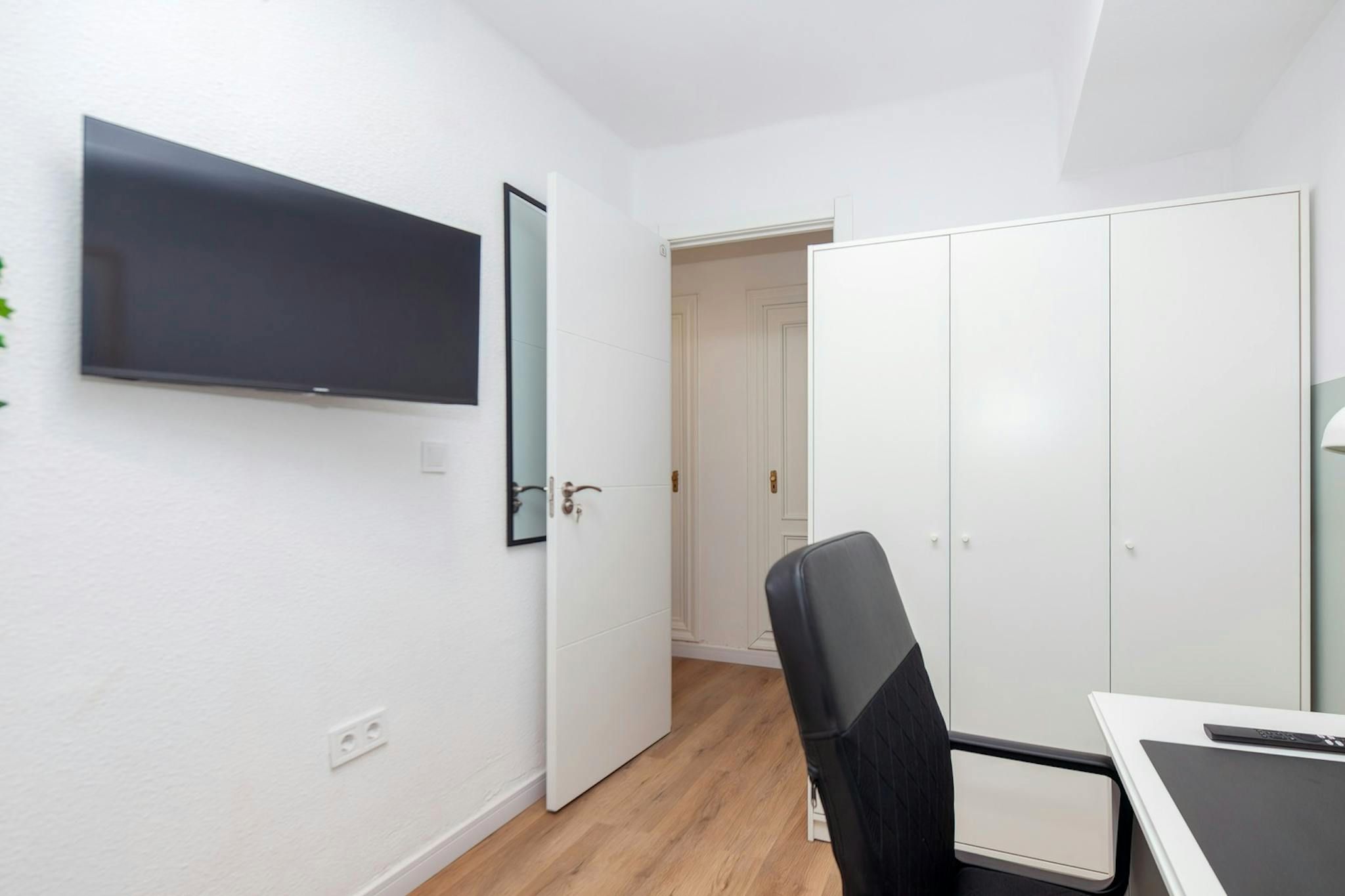 Dormitori de Pis per a compartir en  Valencia Capital amb Moblat, Rentadora i TV