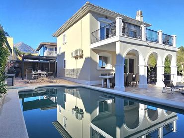 Villa mit Pool zum Verkauf in Montebello - Nou Espai