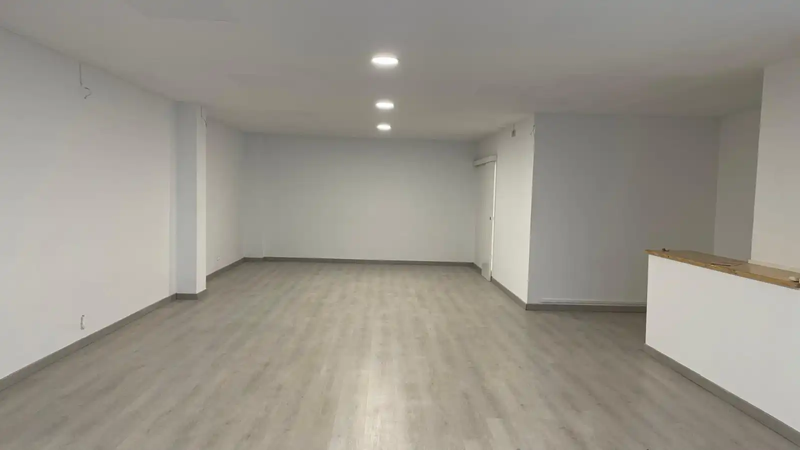 Commercial properties for rent in El Masnou  with Air Conditioner