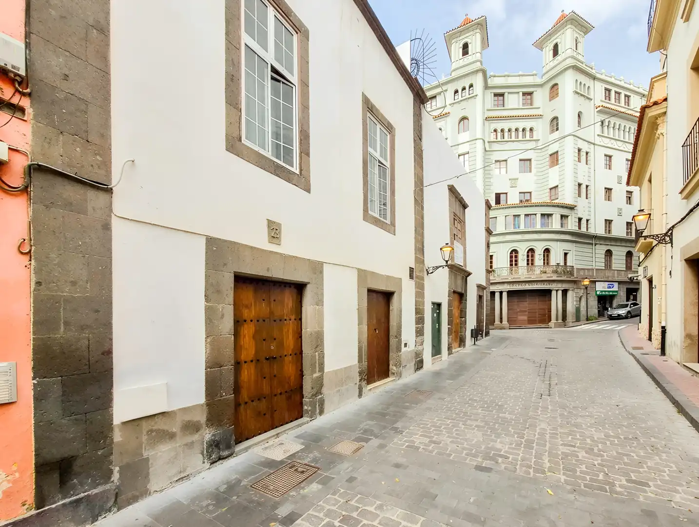 Vista exterior de Casa o xalet en venda en Las Palmas de Gran Canaria amb Terrassa, Traster i Moblat