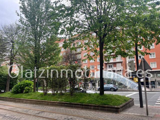 Local comercial en Venta en Basurtu