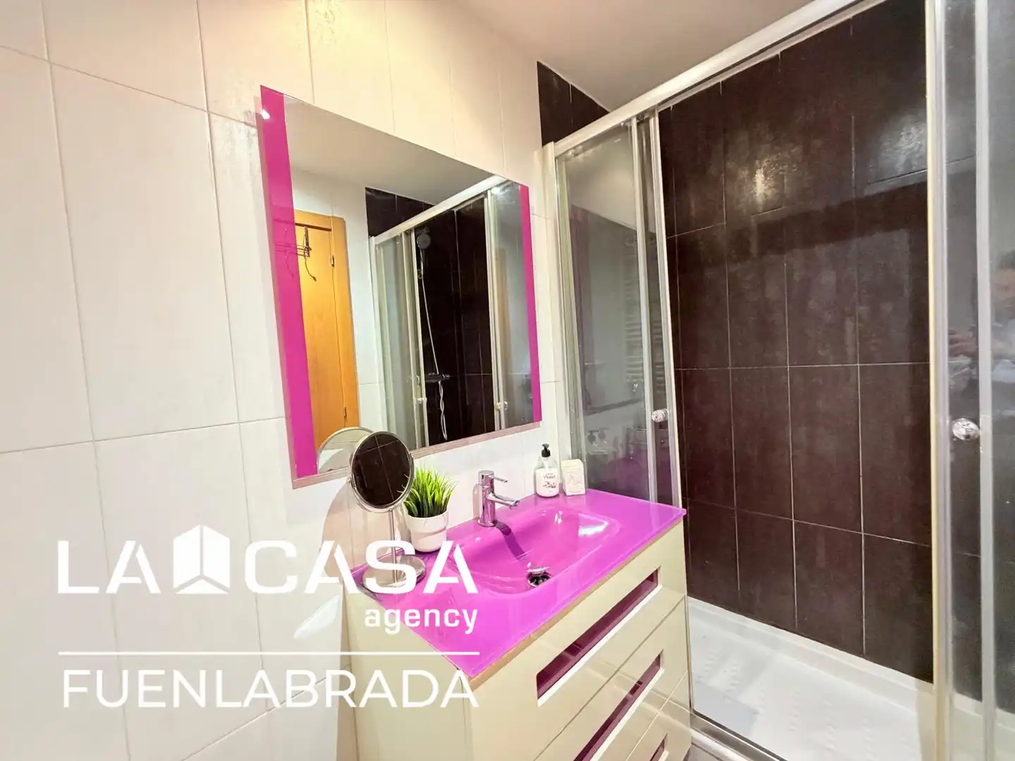 Baño de Piso en venta en Fuenlabrada con Aire acondicionado, Trastero y Piscina