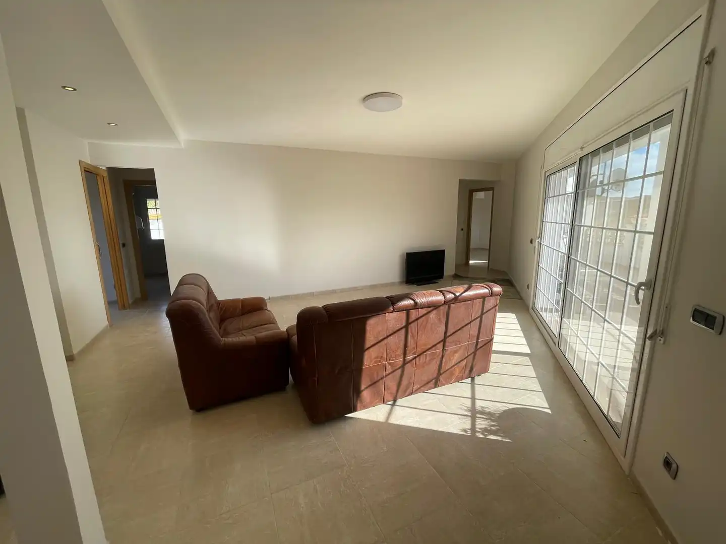 Sala d'estar de Casa o xalet en venda en Aiguamúrcia amb Jardí privat, Terrassa i Traster