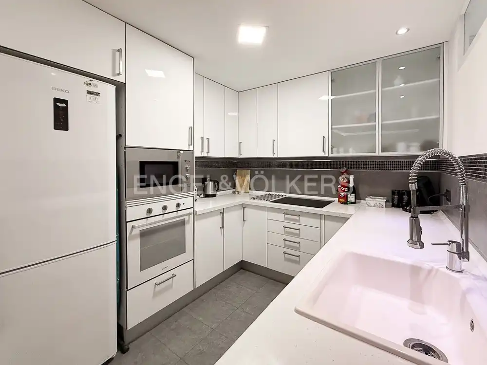 Kitchen of Flat for rent in Valencia  with Air Conditioner, Heating and Furnished