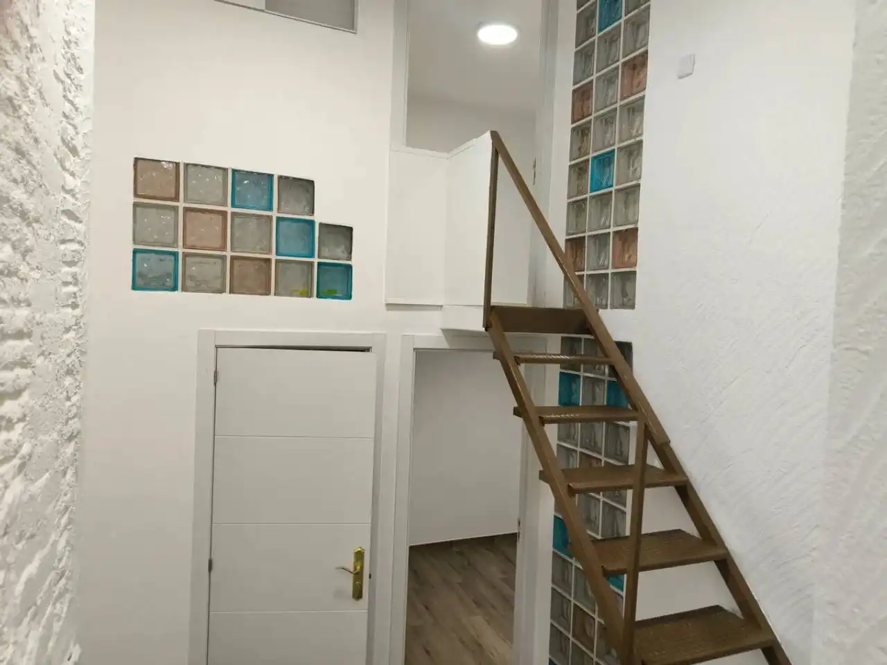 Maisonette zum Verkauf in Barcelona mit Parkett