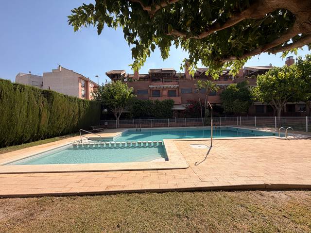 Casa adosada en Venta en Churra