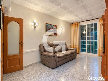 Piso con ascensor en venta en CL COMTE DE GÜELL