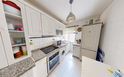 Kitchen of Flat for sale in Valencia de Don Juan  with Terrace and Balcony