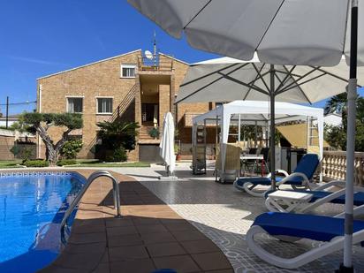 Piscina de Casa o xalet en venda en El Vendrell amb Terrassa i Piscina