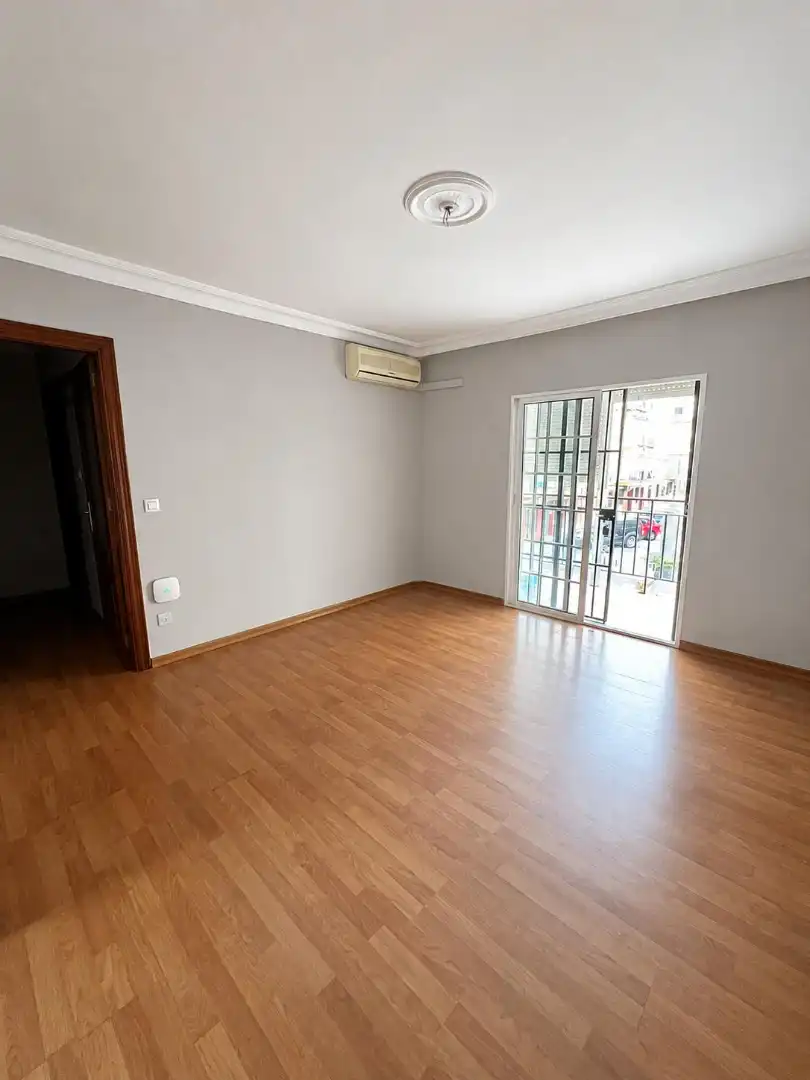Sala de estar de Piso en venta en Sevilla con Balcón
