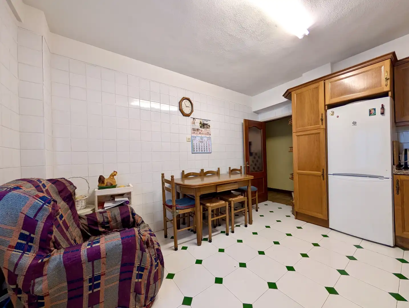 Cuina de Pis en venda en Oviedo  amb Calefacció, Parquet i Traster