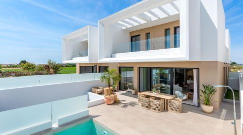 Villa modernas adosadas y pareadas a la venta en Dolores, Alicante