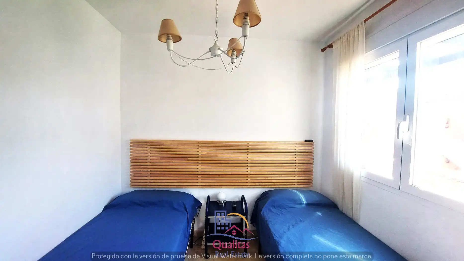 Schlafzimmer von Dachboden zur Miete in Oliva mit Klimaanlage, Heizung und Privatgarten