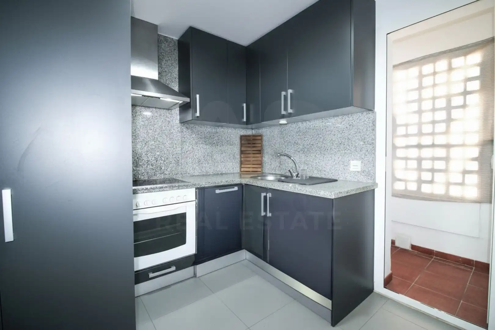 Kitchen of Flat for sale in Estepona  with Air Conditioner, Heating and Terrace
