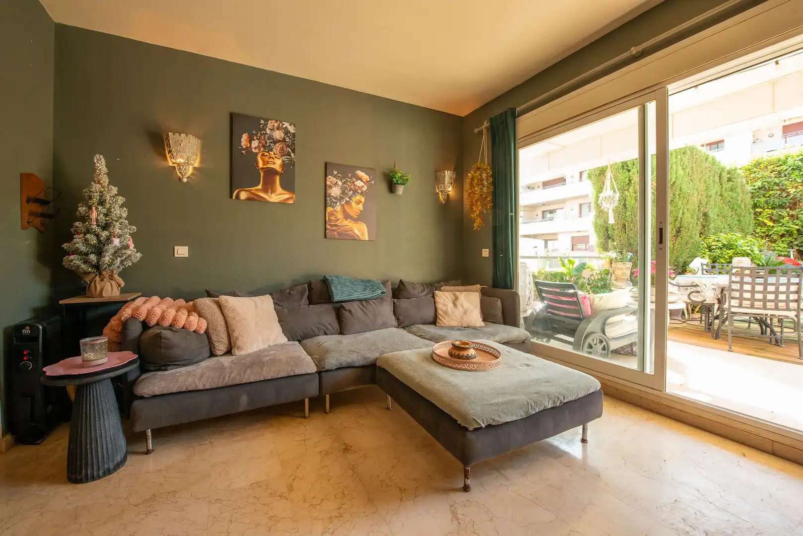 Living room of Apartments for sale in Marbella  with Terrace