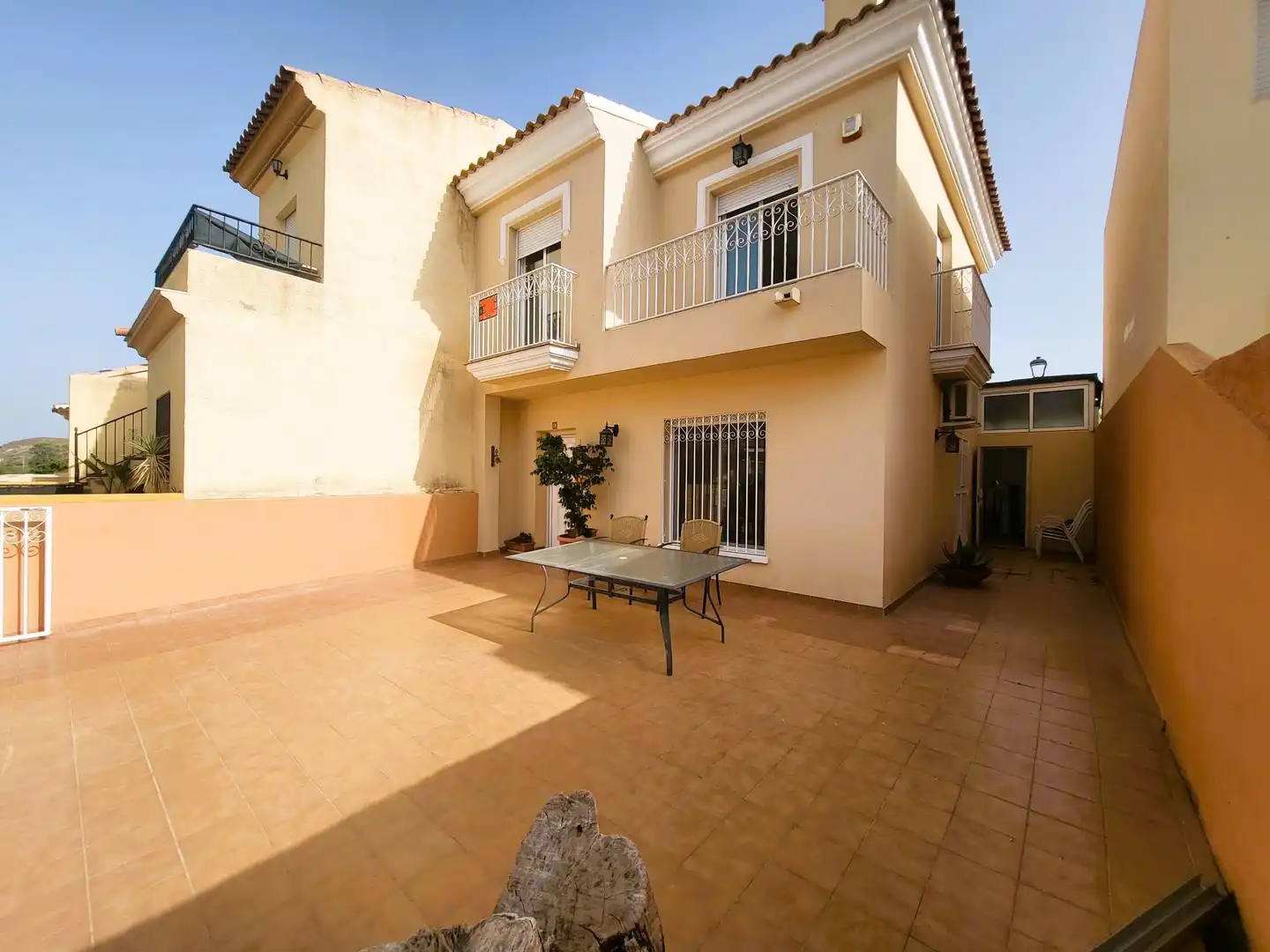 Vista exterior de Casa adosada en venta en Turre con Aire acondicionado, Calefacción y Jardín privado