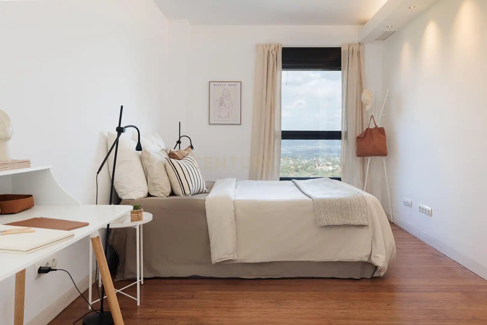 Dormitori de Casa o xalet en venda en Sant Cugat del Vallès amb Aire condicionat, Jardí privat i Traster