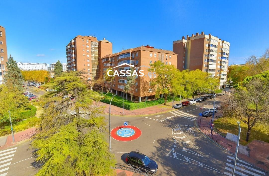 Exterior view of Flat for sale in Torrejón de Ardoz  with Air Conditioner, Heating and Community pool