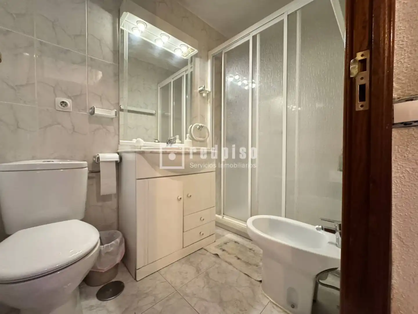 Bathroom of Flat for sale in Getafe  with Air Conditioner, Heating and Terrace