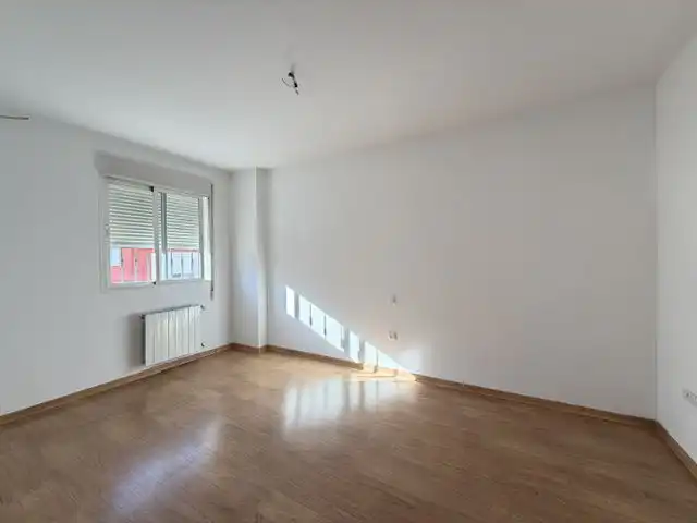 Habitación de Casa adosada en venta en Badajoz con Terraza, Trastero y Balcón