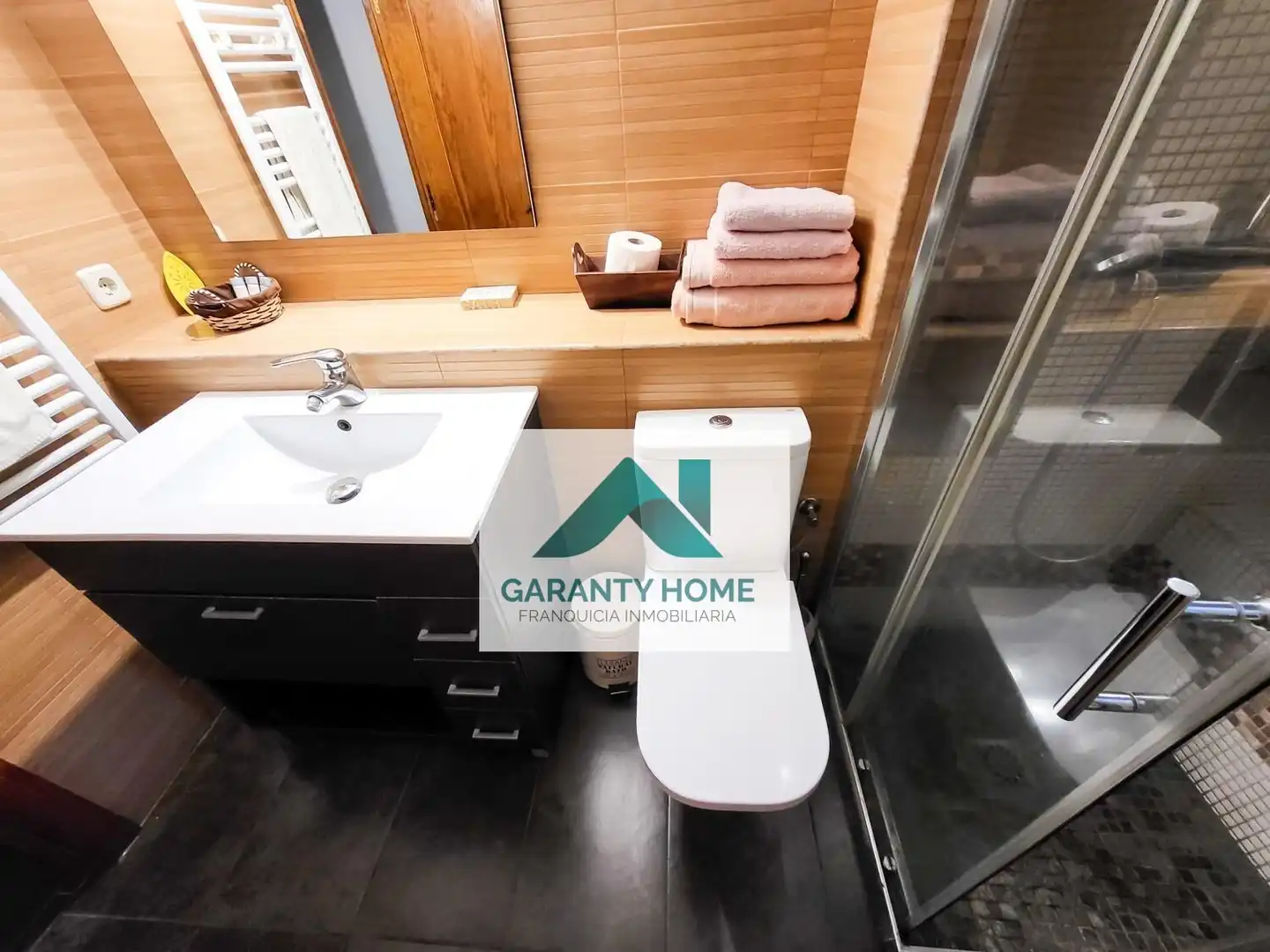 Bathroom of Apartments for rent in Villanueva de la Cañada  with Air Conditioner, Heating and Private garden