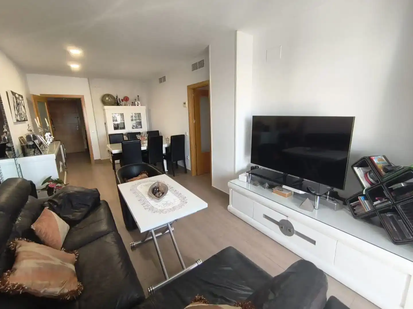 Sala d'estar de Pis en venda en  Huelva Capital amb Aire condicionat, Piscina i Balcó