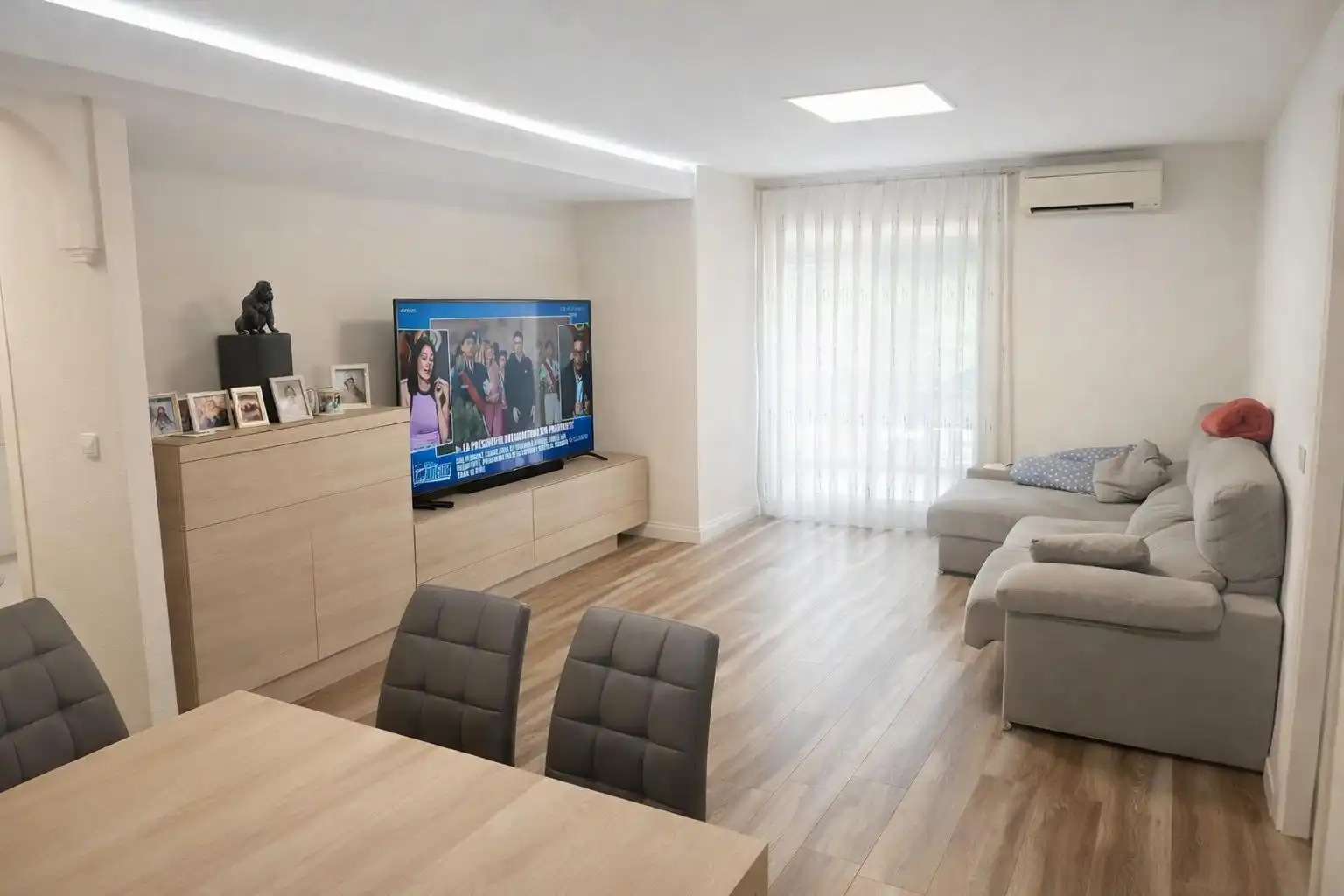 Living room of Flat for sale in Valencia  with Air Conditioner and Parquet flooring