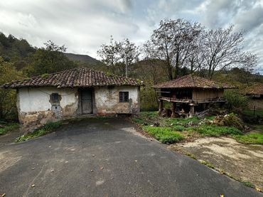 Casa amb jardí en venda a Cangas de Onís