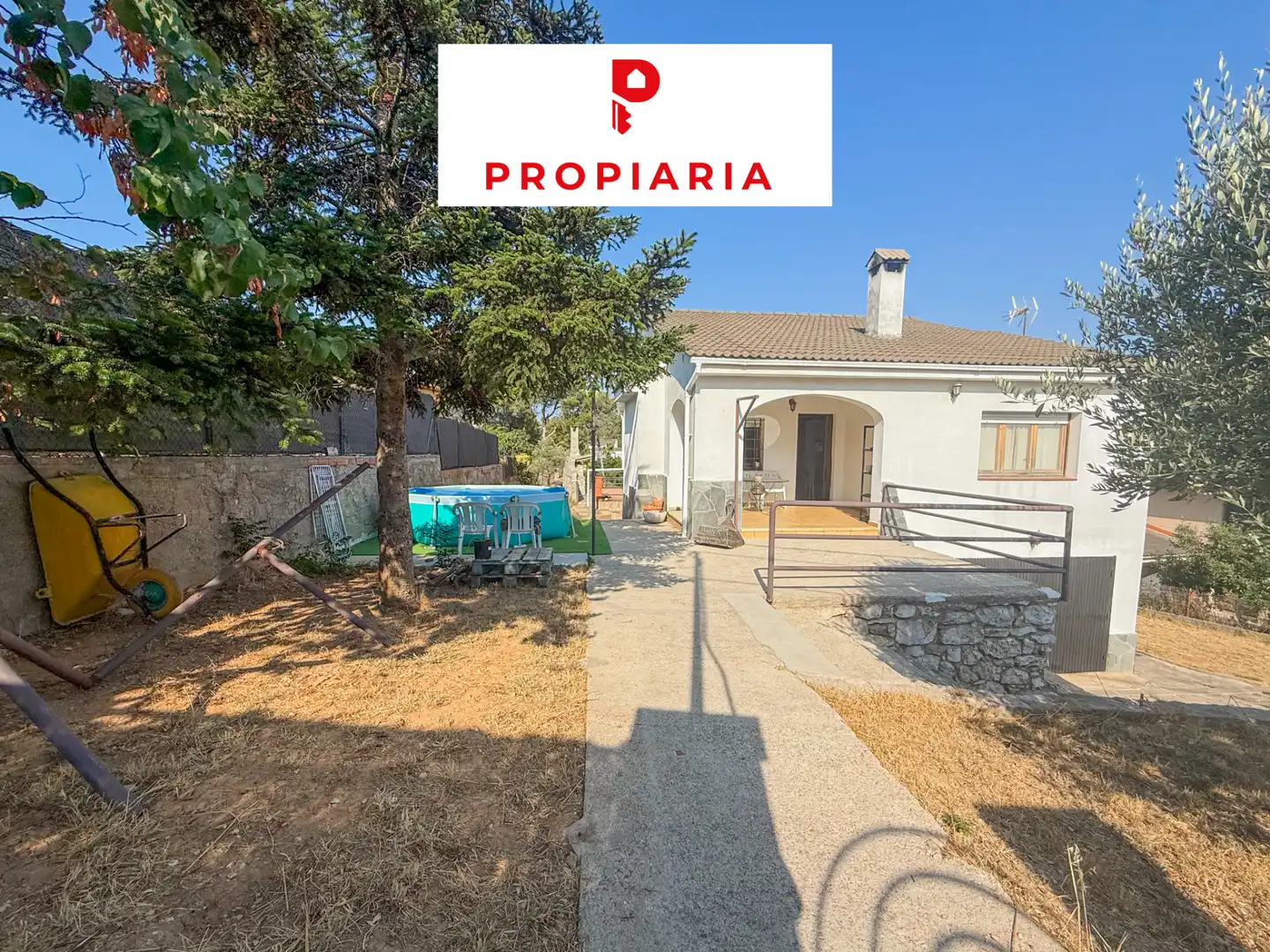 Vista exterior de Casa o xalet en venda en Vallirana amb Aire condicionat, Calefacció i Jardí privat
